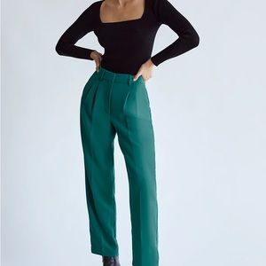 Aritzia Wilfred Carrot Pant